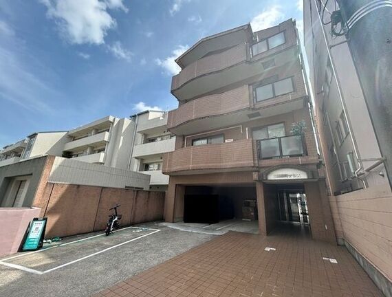 Mita Tsunamachi Terrace Building