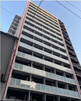 Central Place Shinjukugyoenmae Building