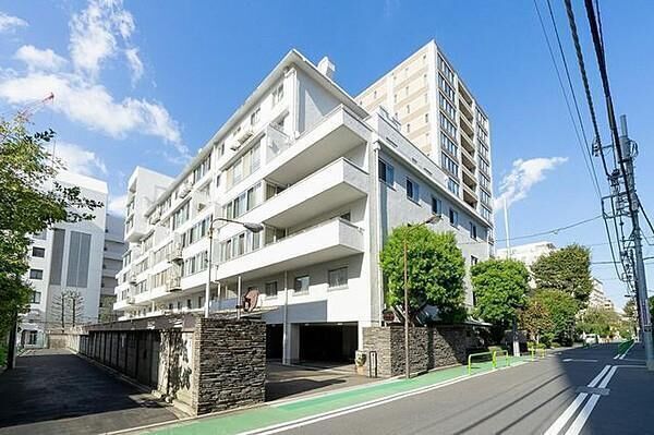 Odakyu Koujimachi Mansion Building