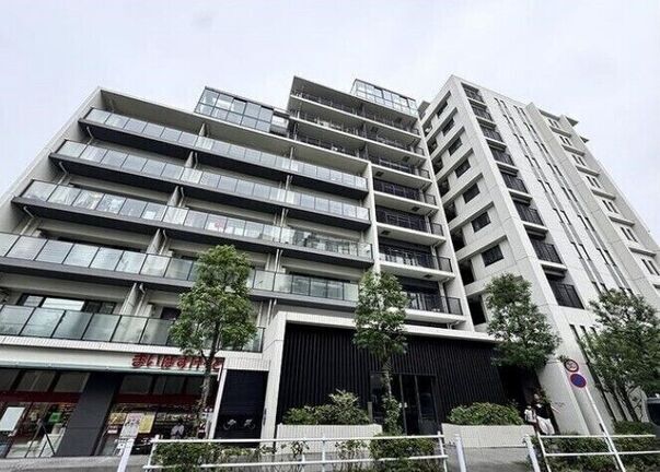 Sky Tiara East Building