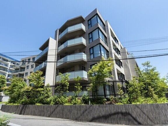 Initia Takanawa Precious Court Building