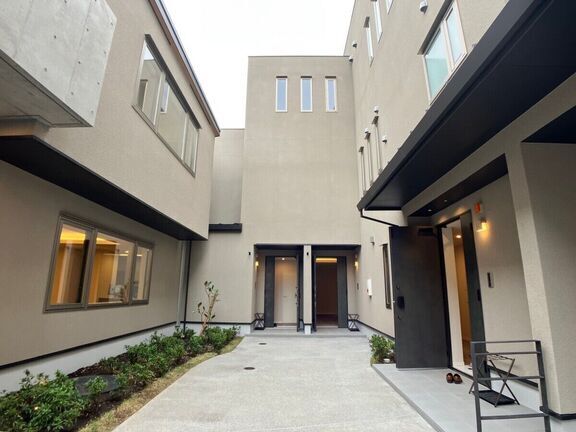 Hill Gran Yoyogi Building