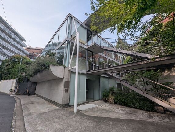 m*い様 house on the hill m*い様 house on the hill House on the Hill by MoDus Architects |