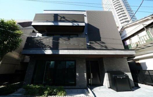 Keepers Field Roppongi  Building