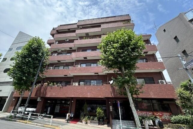 Marmor Yoyogi Building