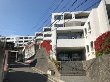 Gran suite Yokohama Yamate Building